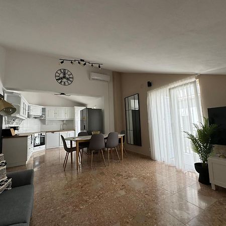 Hotel Buenavista Beach House Trogir Mastrinka Bagian luar foto