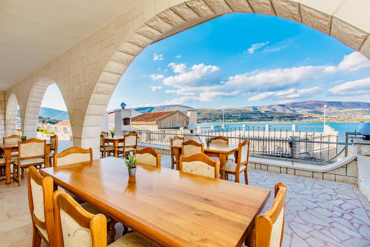 Hotel Buenavista Beach House Trogir Mastrinka Bagian luar foto