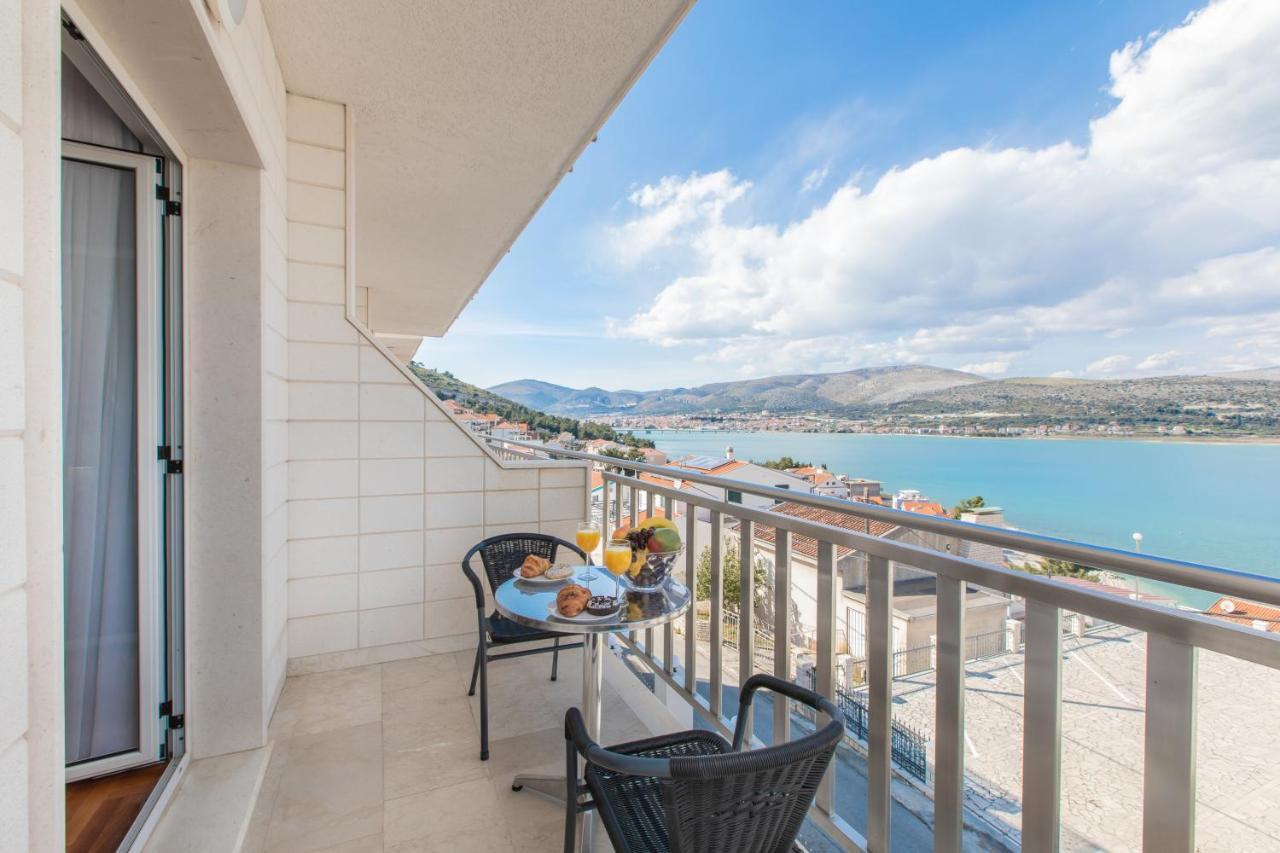 Hotel Buenavista Beach House Trogir Mastrinka Bagian luar foto