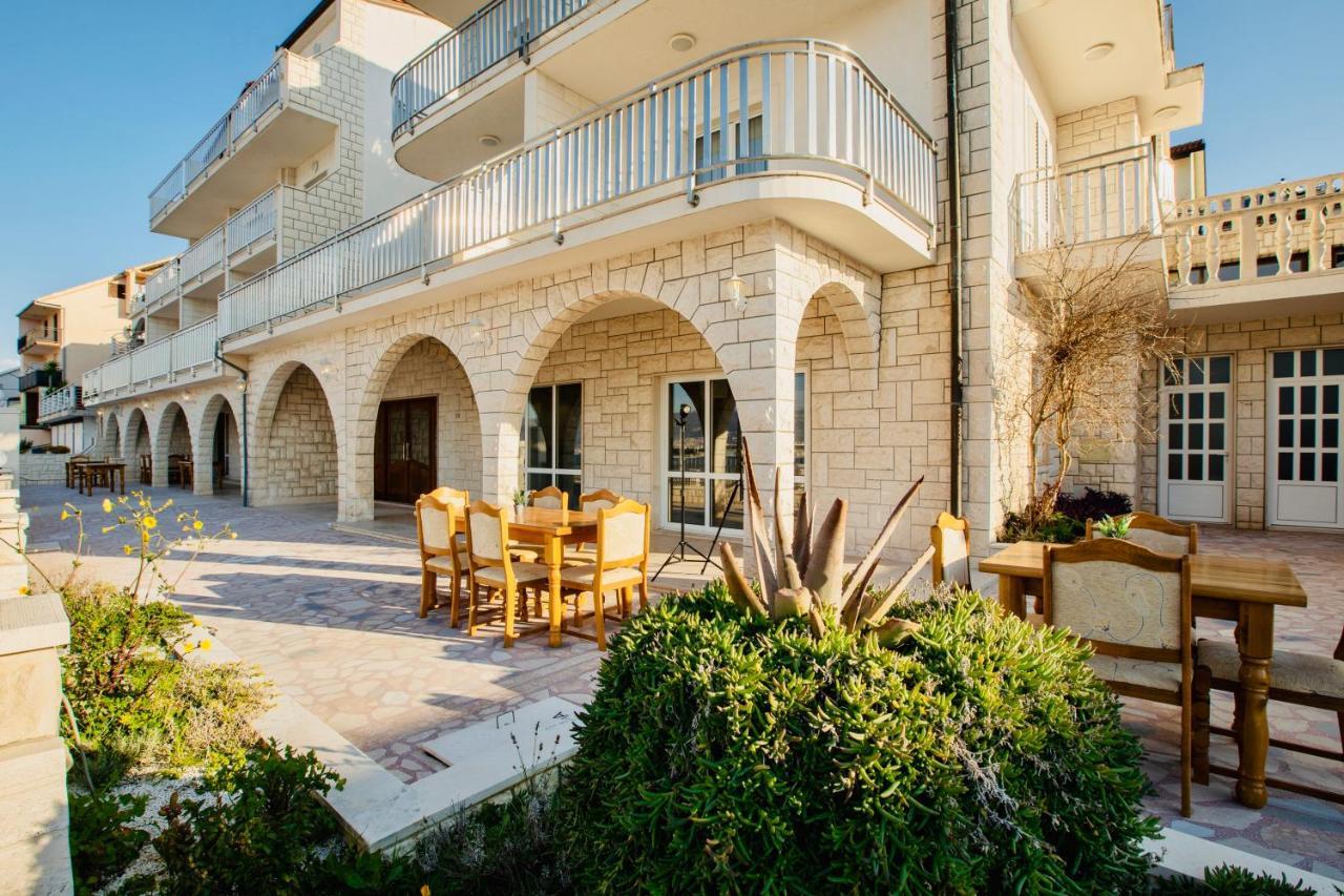Hotel Buenavista Beach House Trogir Mastrinka Bagian luar foto