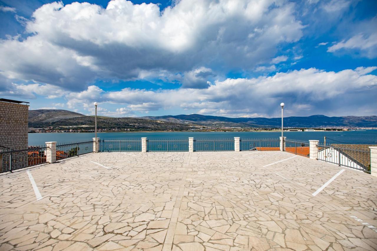 Hotel Buenavista Beach House Trogir Mastrinka Bagian luar foto