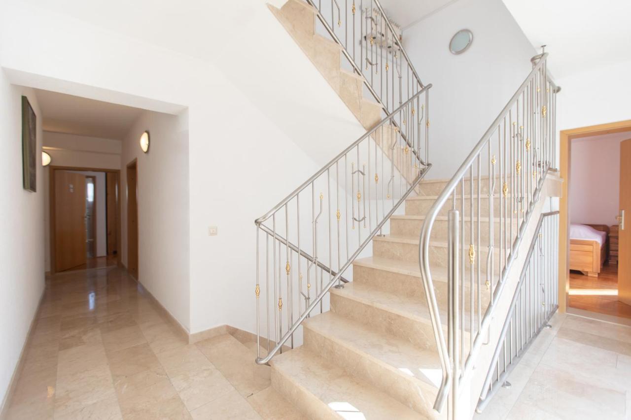 Hotel Buenavista Beach House Trogir Mastrinka Bagian luar foto