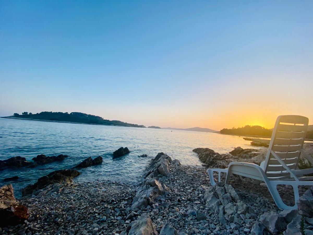 Hotel Buenavista Beach House Trogir Mastrinka Bagian luar foto