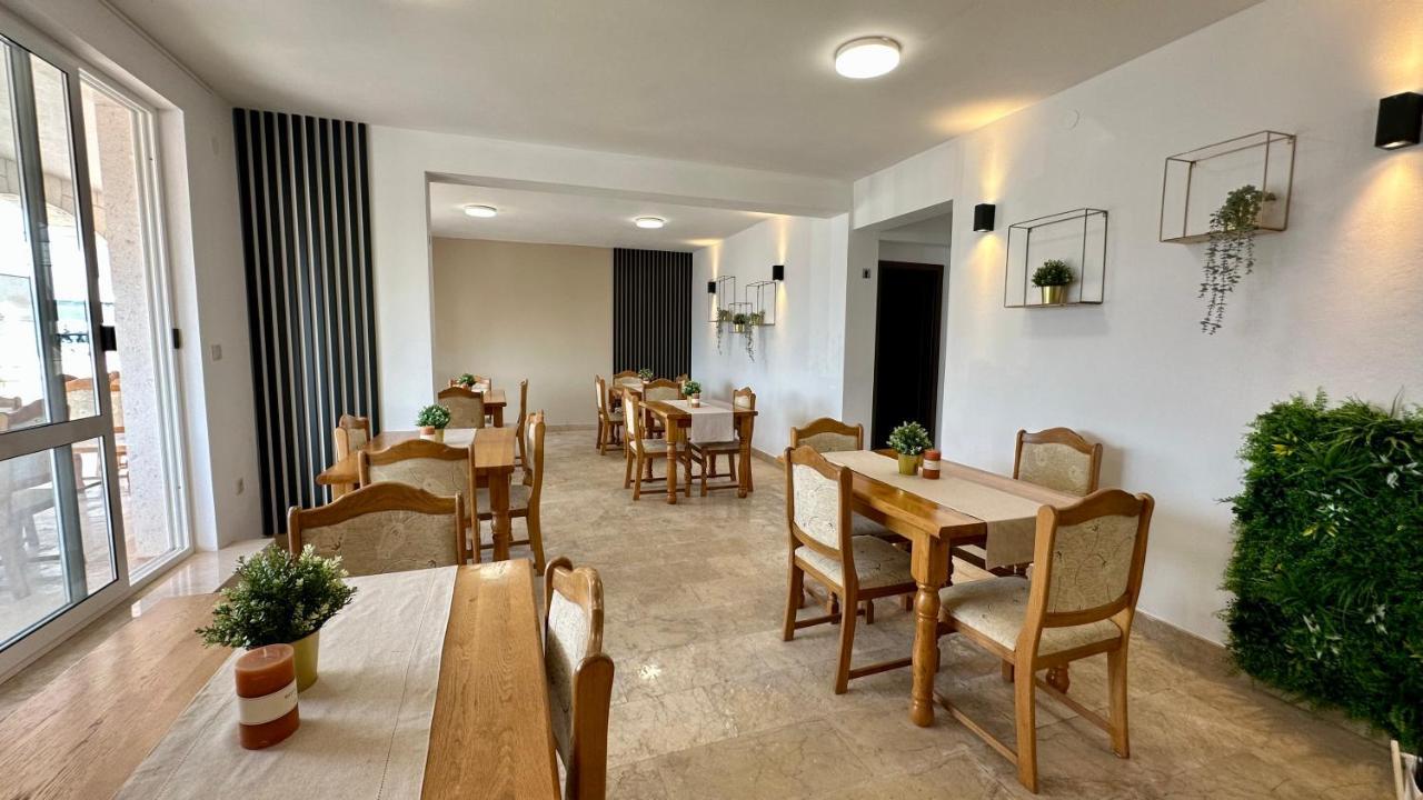 Hotel Buenavista Beach House Trogir Mastrinka Bagian luar foto