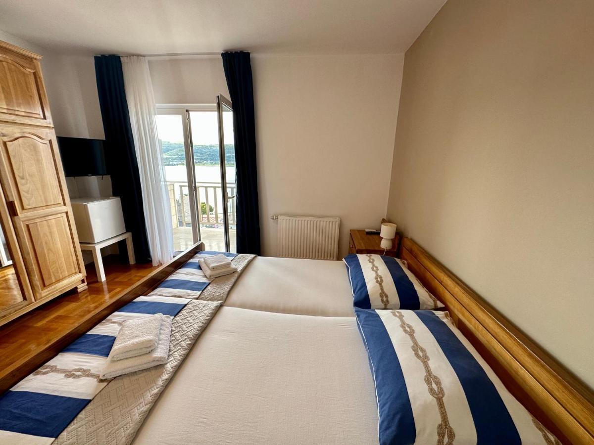 Hotel Buenavista Beach House Trogir Mastrinka Bagian luar foto